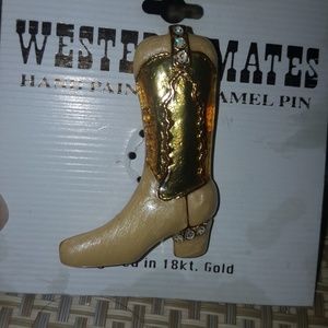 🤠HAND PAINTED ENAMEL PIN🤠